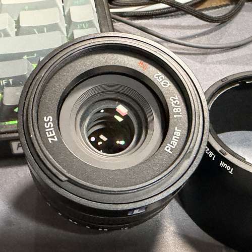 Zeiss Touit f1.8/32 for Fuji x-mount