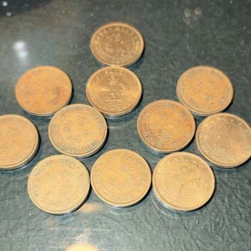 兩個起面交年份隨機 出售香港硬幣，包括不同年份的硬幣。硬幣數量眾多，適合收藏或...