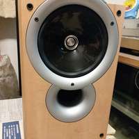 KEF Q1