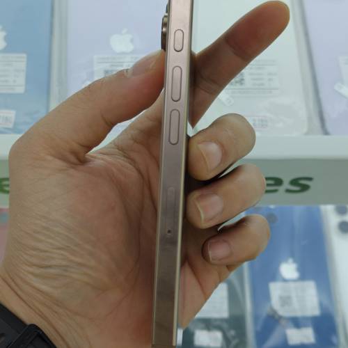 港版16pro 256gb 金色 電池91%外觀新淨 屏幕有花看圖五 價錢反應狀況