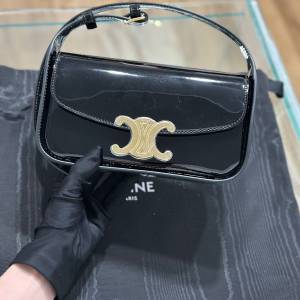 CELINE賽琳 Logo徽標可調節肩帶 亮面漆皮 牛皮革 手提單肩包 女款 黑色