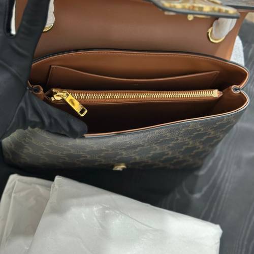 CELINE賽琳 Victoire 凱旋門大鎖扣標誌印花 牛皮革 手提單肩包 小/中號 女款黃褐色