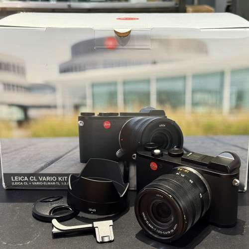 Leica CL black camera Vario Kit with 18-56mm lens full packing and thumb support