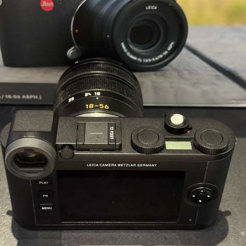 Leica CL black camera Vario Kit with 18-56mm lens full packing and thumb support