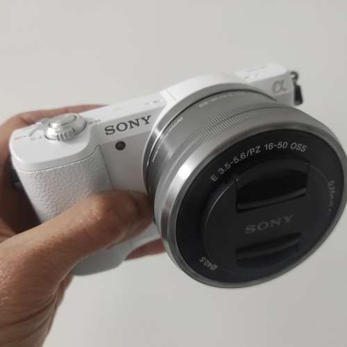 Sony a5100 + kit lens (快門數約2000)