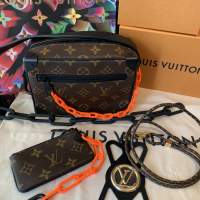 全新 限量版 LV 袋，散子包，掛電話頸繩，購置香港專門店