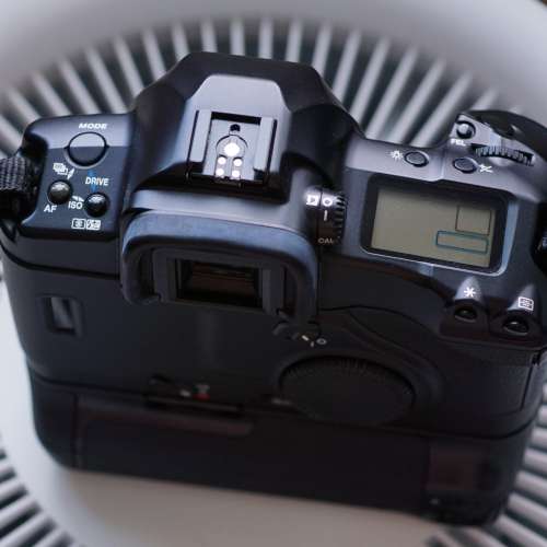 Mint Canon EOS 3 + Booster