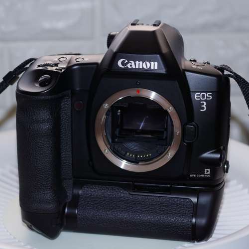 Mint Canon EOS 3 + Booster
