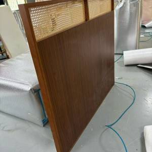 香港餐廳傢私工廠，餐廳屏風隔斷，實木編藤家具，餐飲家具定制廠家