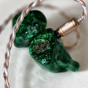 Eminent Ears Emerald 綠寶石+ effect Eddie