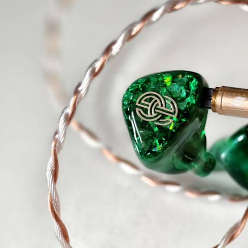 Eminent Ears Emerald 綠寶石+ effect Eddie