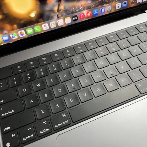 Macbook Pro 16" M1 Pro 2021年512GB SSD  16GB RAM 電池健康值99%