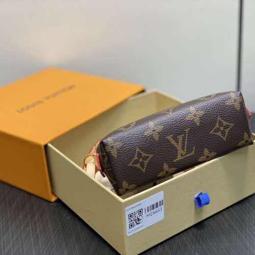 M25653老花 迷你化妆包