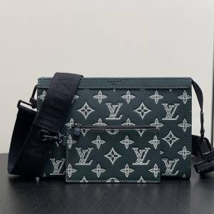 M27148绿色 Gaston Wearable Wallet 手袋