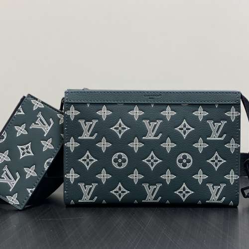 M27148绿色 Gaston Wearable Wallet 手袋