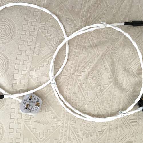 可以提升播放畫質及音效！靚鍍銀8字頭電源線 兩條，全新！