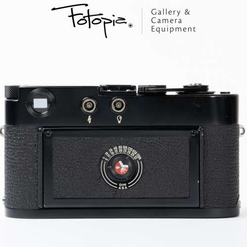 || Leica M2 - Repaint by Takahashi 高橋七寶塗裝室 with extra accessories ||