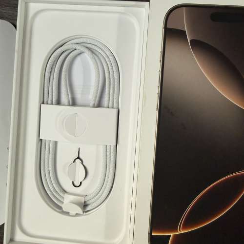 全新iPhone 16pro max原廠跟機快充線