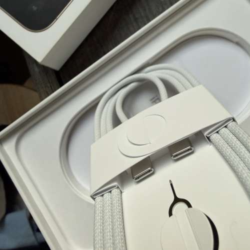 全新iPhone 16pro max原廠跟機快充線