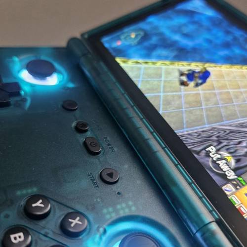 Retroid Pocket FLIP 2 掌上遊戲機