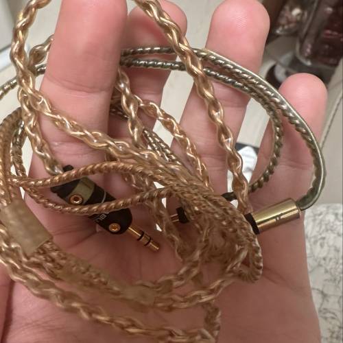 Inear sd4s 耳機配兩條高質線 （2.5/3.5mm各一條）有保護盒