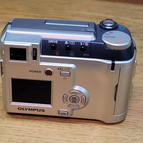 Olympus C-720 Ultra Zoom + 16Mb SmartMedia Card
