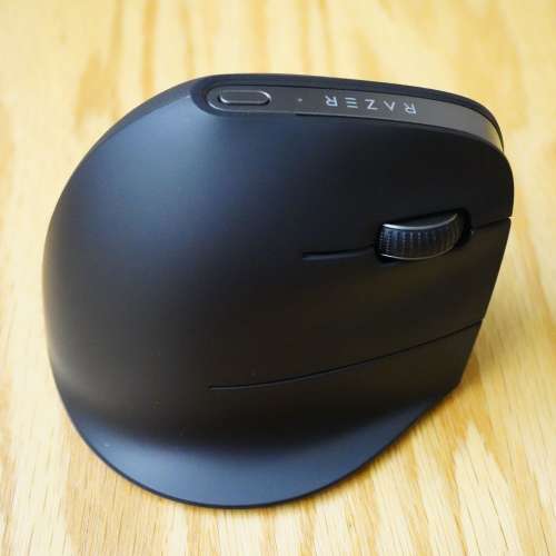 Razer 雷蛇 Pro Click V2 Vertical 無線垂直人體工學滑鼠