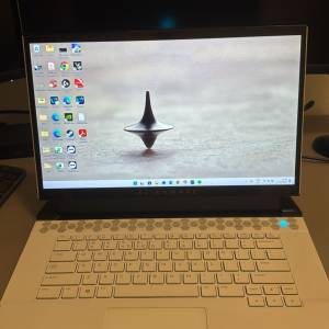 Alienware M15 R3 / 300HZ Monitor Gaming Notebook White