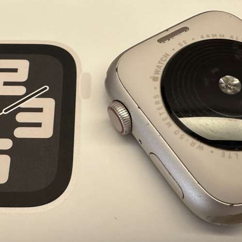 Apple Watch SE 2 44mm LTE 上網版本 星光色 行貨 99%新 只開盒檢查和試帶幾次 錶面...