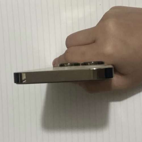 iPhone 13pro 256gb港行雙卡,冇修冇拆，所有原裝，所有功能正常！有貼有套送無線充...