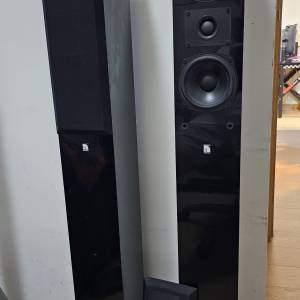 瑞典audio pro  一對座地, 一個中置, 一個低音喇叭