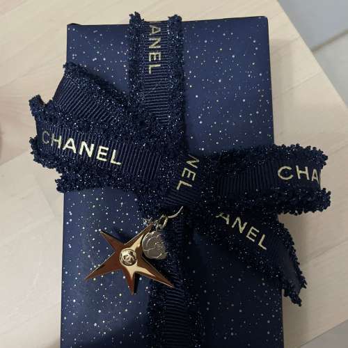 Chanel N&deg;5 L'EAU Eau de Toilette Spray (Christmas packing 2025) 100ml