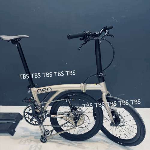 預訂優惠價  (最新款NEO 20吋）JAVA NEO 9速 油剎 20吋 406 鋁合金折叠車 （三折叠...