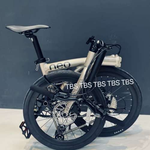 預訂優惠價  (最新款NEO 20吋）JAVA NEO 9速 油剎 20吋 406 鋁合金折叠車 （三折叠...