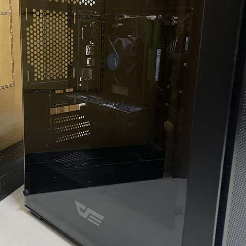 中階六核芯PC，i5-9400f，16GB，256GB，GT 1030 2GB