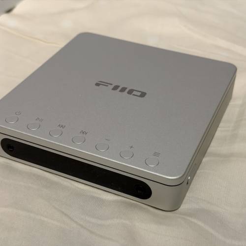 出售 99.9% 新 FiiO DM13 藍牙版，便攜 CD 播放器