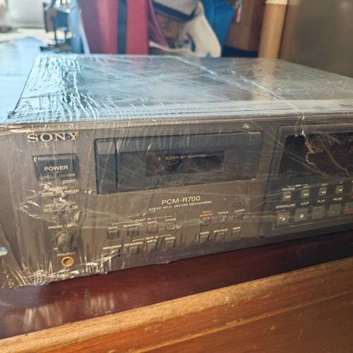 Sony Professional PCM-R700 DAT recorder