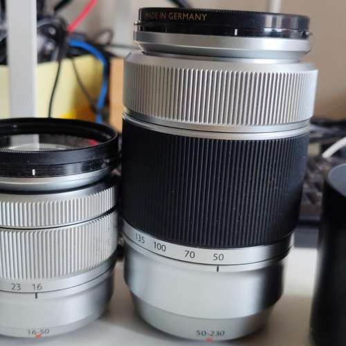 放FUJI無反機身及原廠支兩支原廠天涯鏡由16-50mm及50-230mm鏡=$3500
