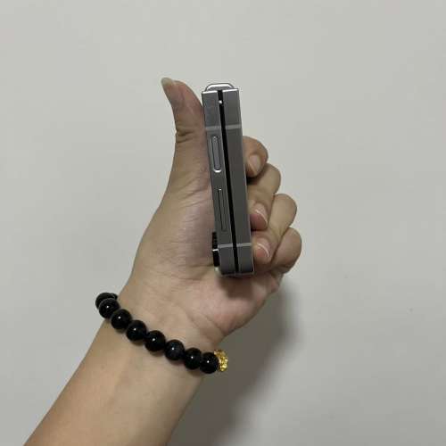 全網最平🔥Samsung galaxy flip6 12+256美版單卡+esim銀色