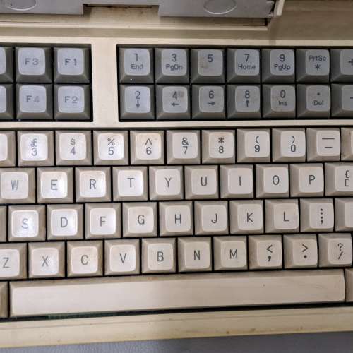 Toshiba T1100  laptop 香港行貨