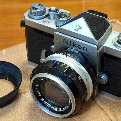新淨早期Nikon尖頂大F機身配Nikkor 50mm大光圈手動鏡