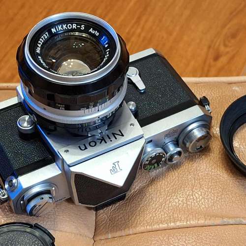 新淨早期Nikon尖頂大F機身配Nikkor 50mm大光圈手動鏡
