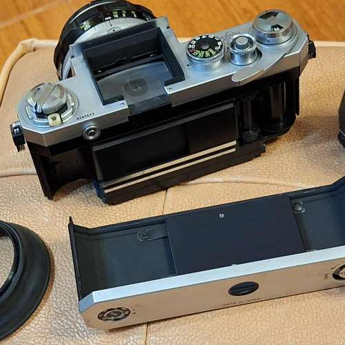 新淨早期Nikon尖頂大F機身配Nikkor 50mm大光圈手動鏡