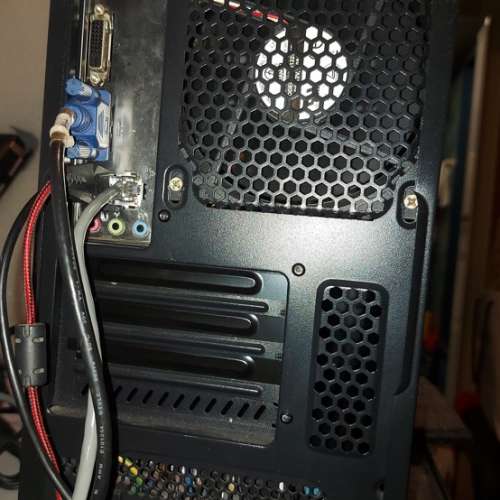 屯門良景輕鐵站交收 即買即用 Intel&reg; Core&trade; i5 電腦一部 Windows 11 系統