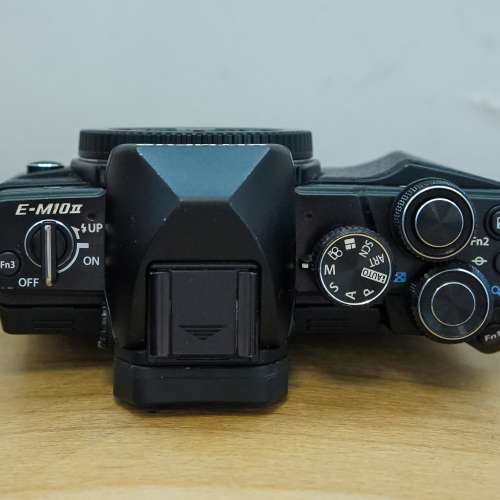 Olympus OM-D E-M10 ii + 14 -42mm 電動餅鏡