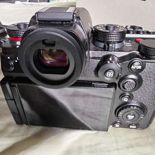 出售Panasonic LumixS1RII相機。包括LumixS 24-60mmf/2.8、70-300mmf/4.5-5.6,att ...