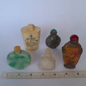 清貨價出售。一手五個古舊鼻煙壺 共售六百元，單一個二百元。no.22.12.25