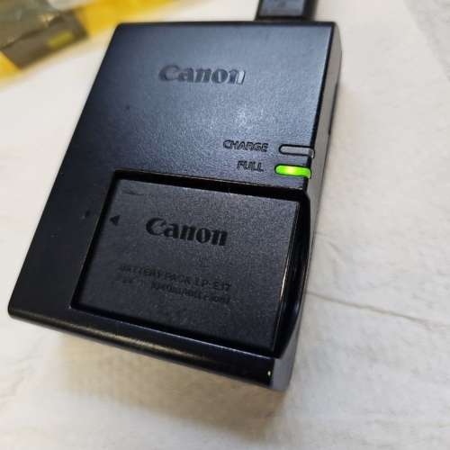 Canon LC-E17E 充電器一個