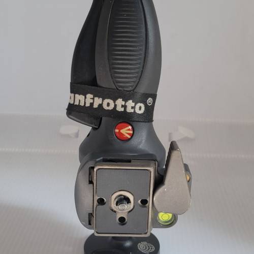 Manfrotto 324RC2 握把式球型雲台