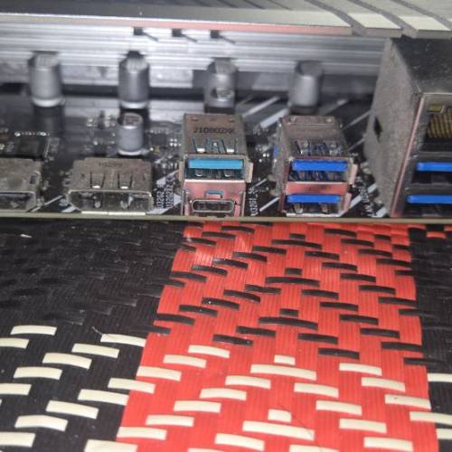 華碩底板，有問題